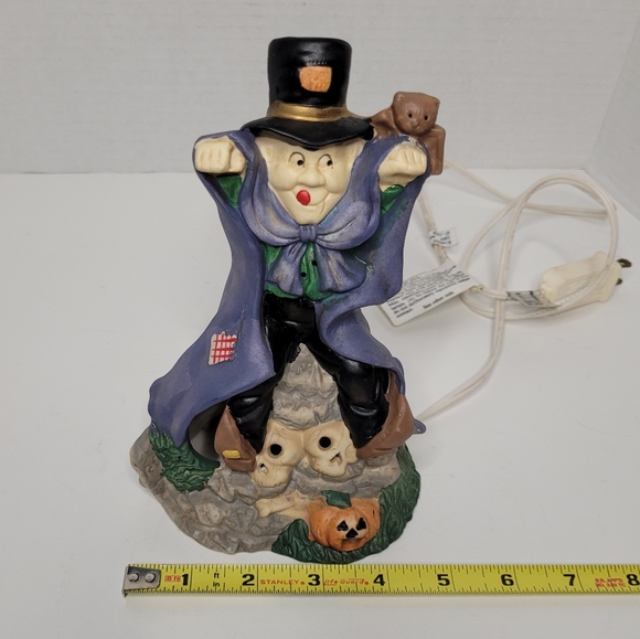 Vintage Lighted Halloween Troll with Skulls Ceramic Excellent - Picture 10 of 15